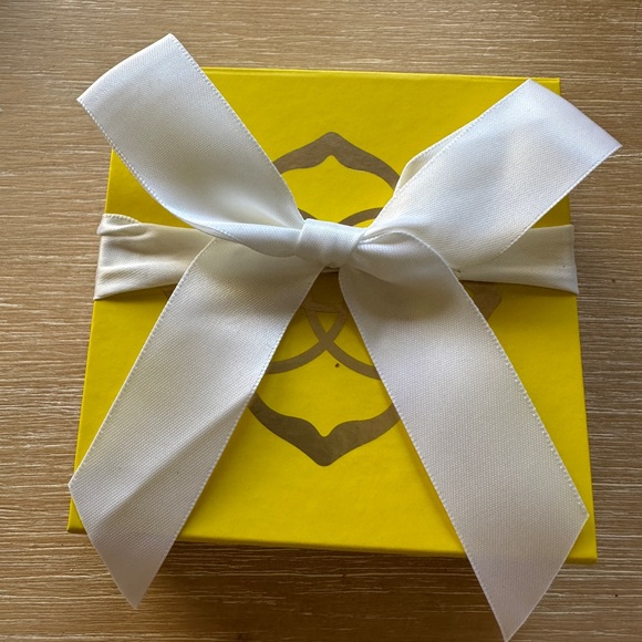 Kendra Scott Small Tegan Necklace - Rose Gold - Picture 5 of 6